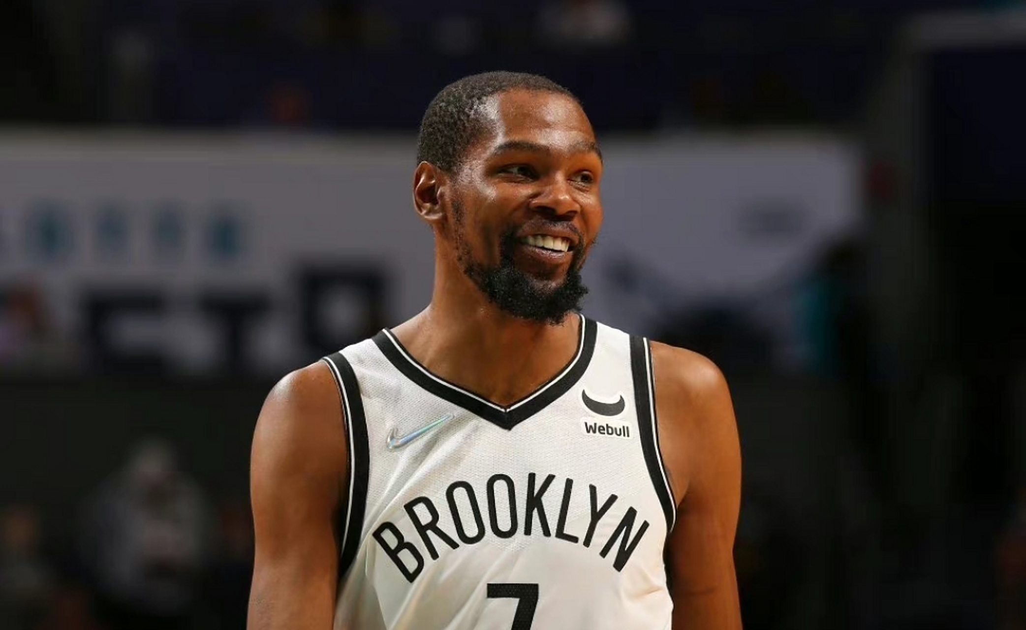 杜兰特重返赛场，大比分获胜首场状态出色，拜仁观众沸腾！赢得满堂喝彩(杜兰特国际赛场数据)