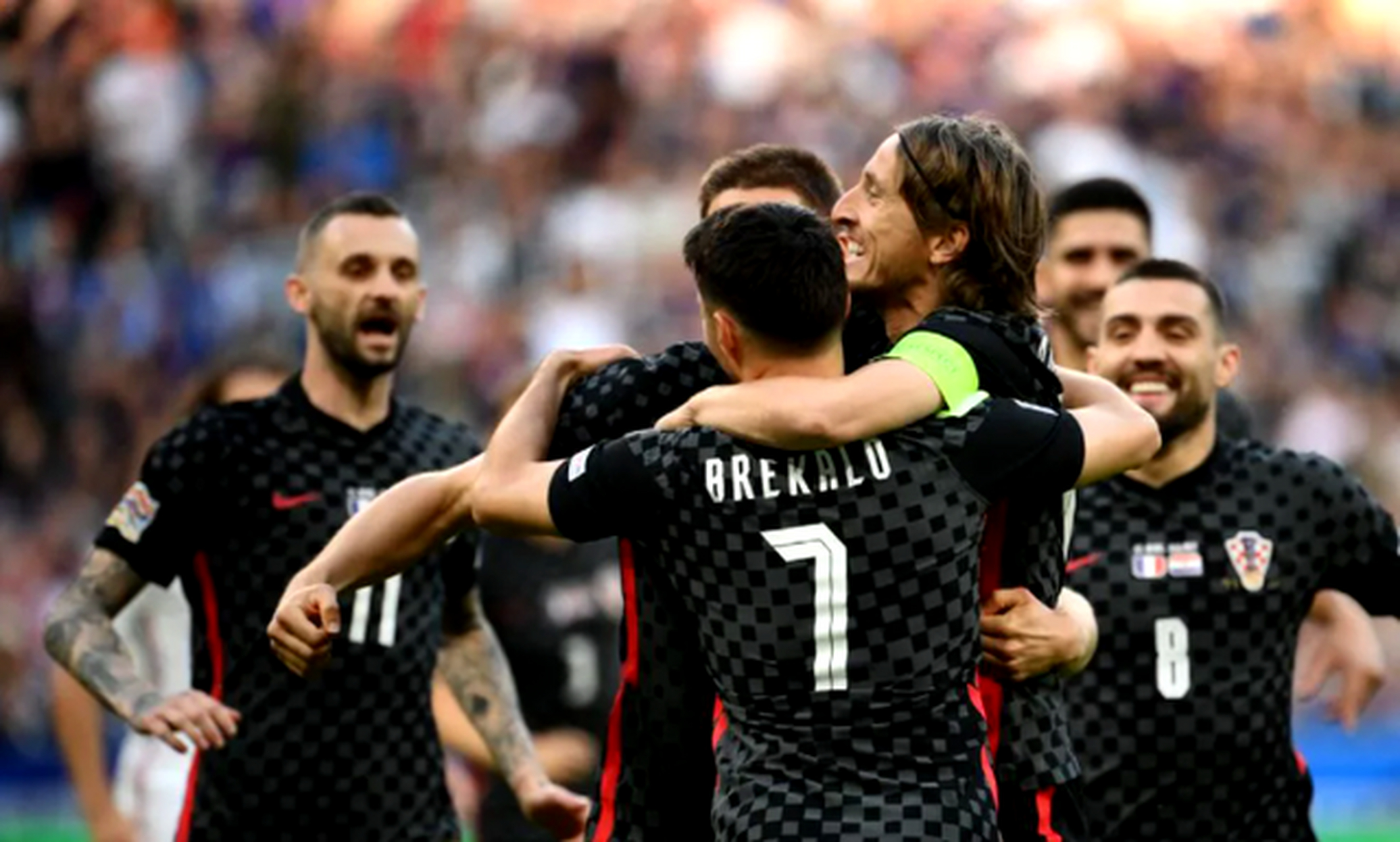 包含法国杯赛后再迎强敌，瓦伦西亚遗憾出局，主帅态度——震撼外界，年轻球员得到机会的词条